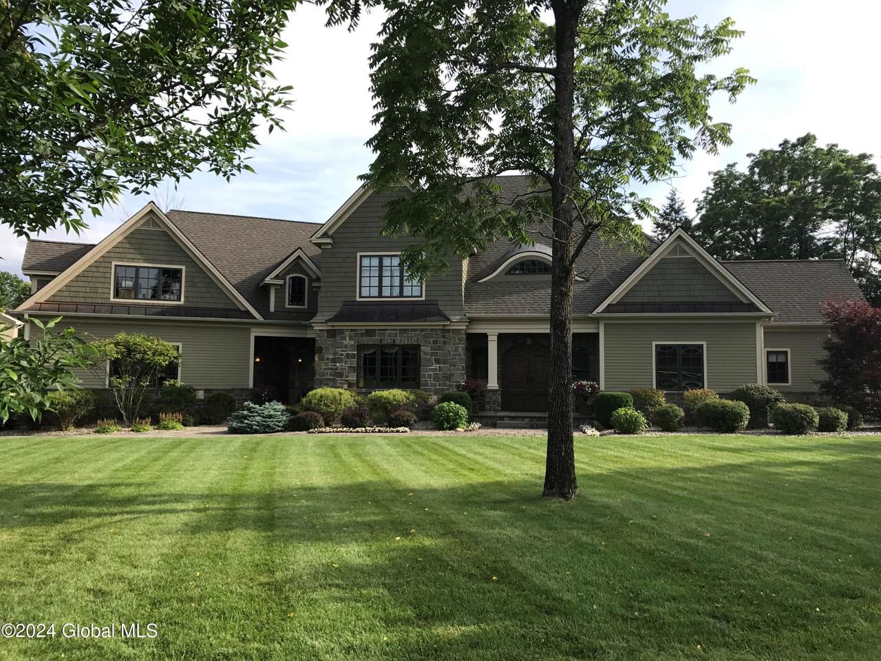 106 Greenfield Avenue - Photo 1