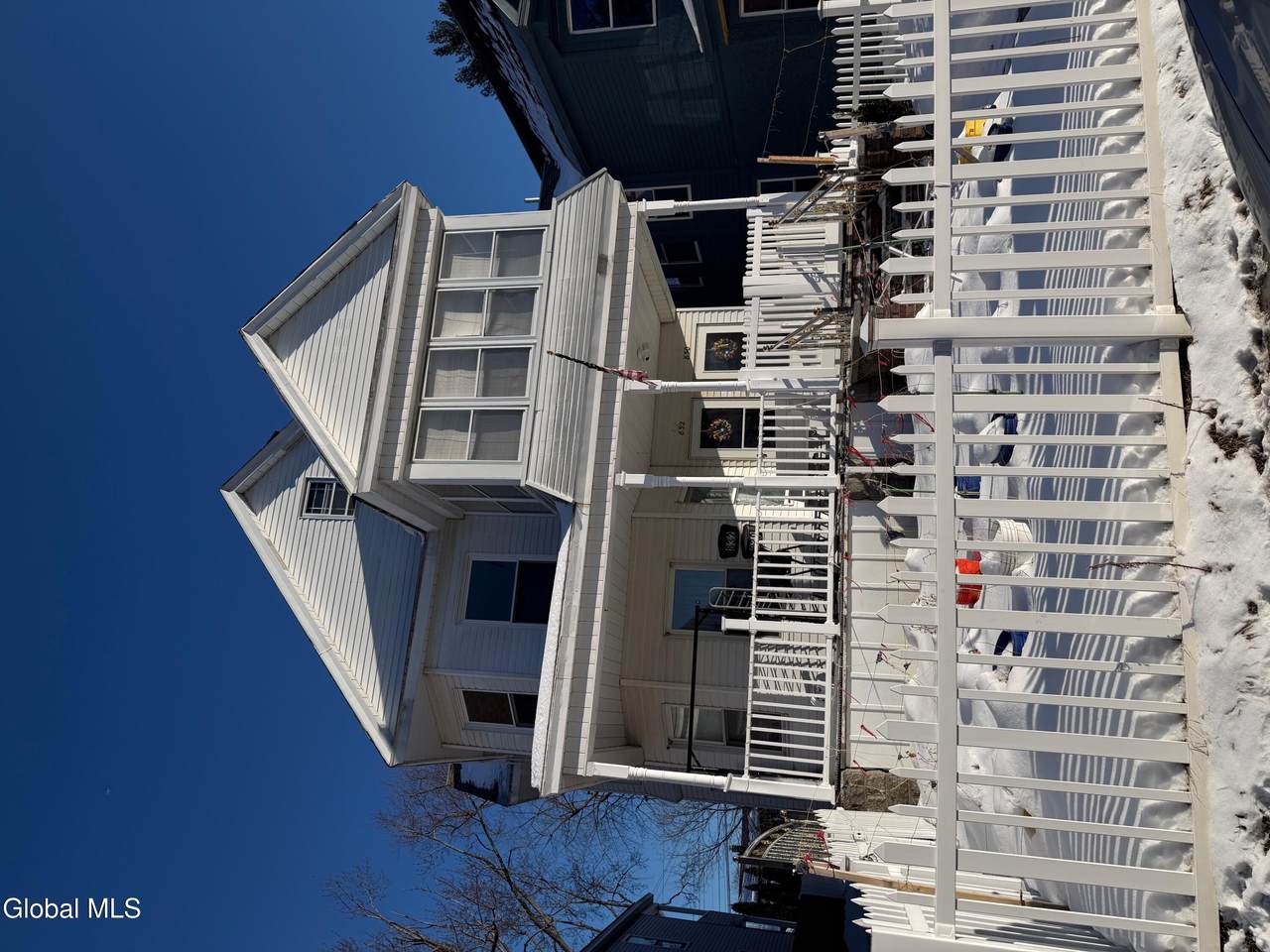 830 Hampton Avenue - Photo 1