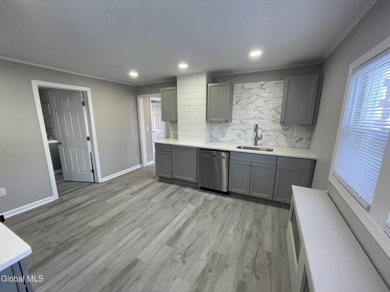 28 Leversee Avenue - Photo 1