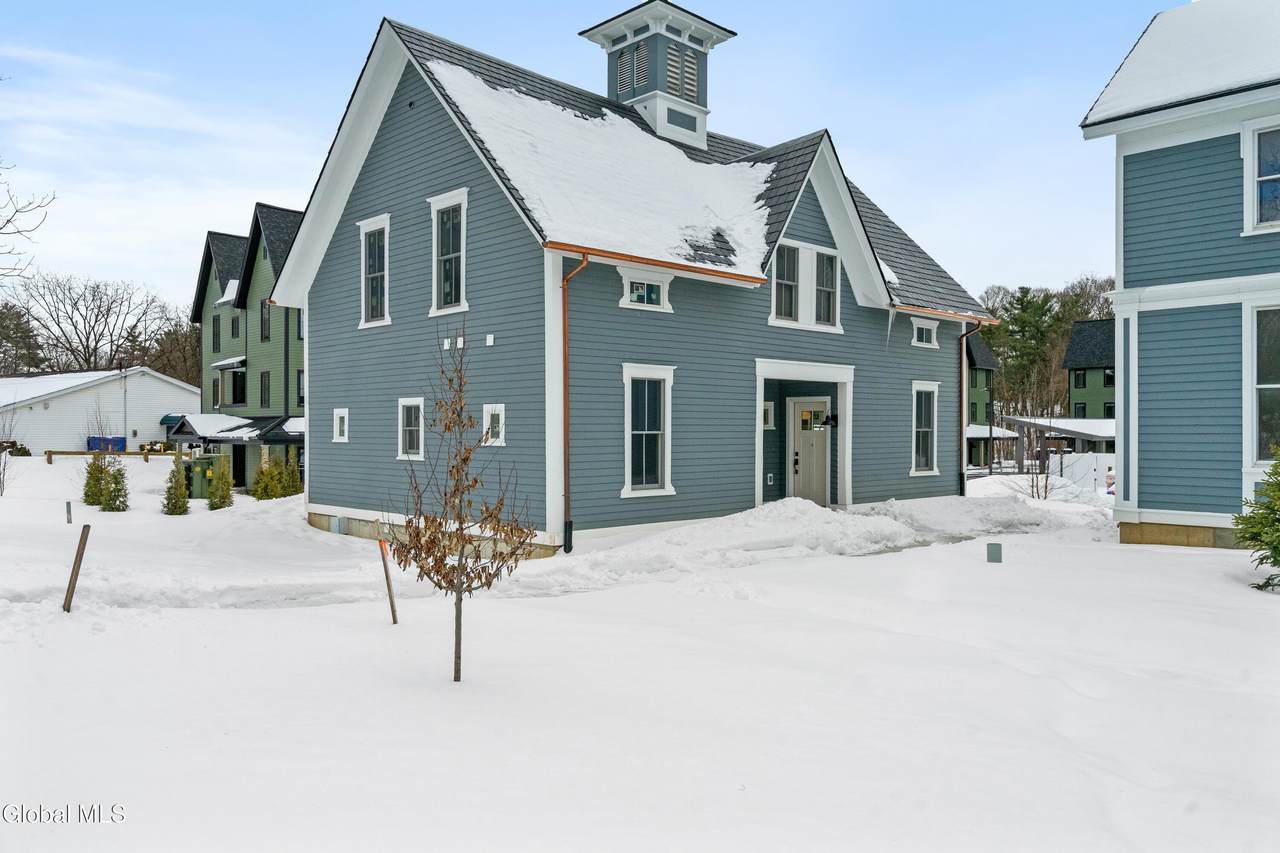 182 Excelsior Avenue - Photo 1