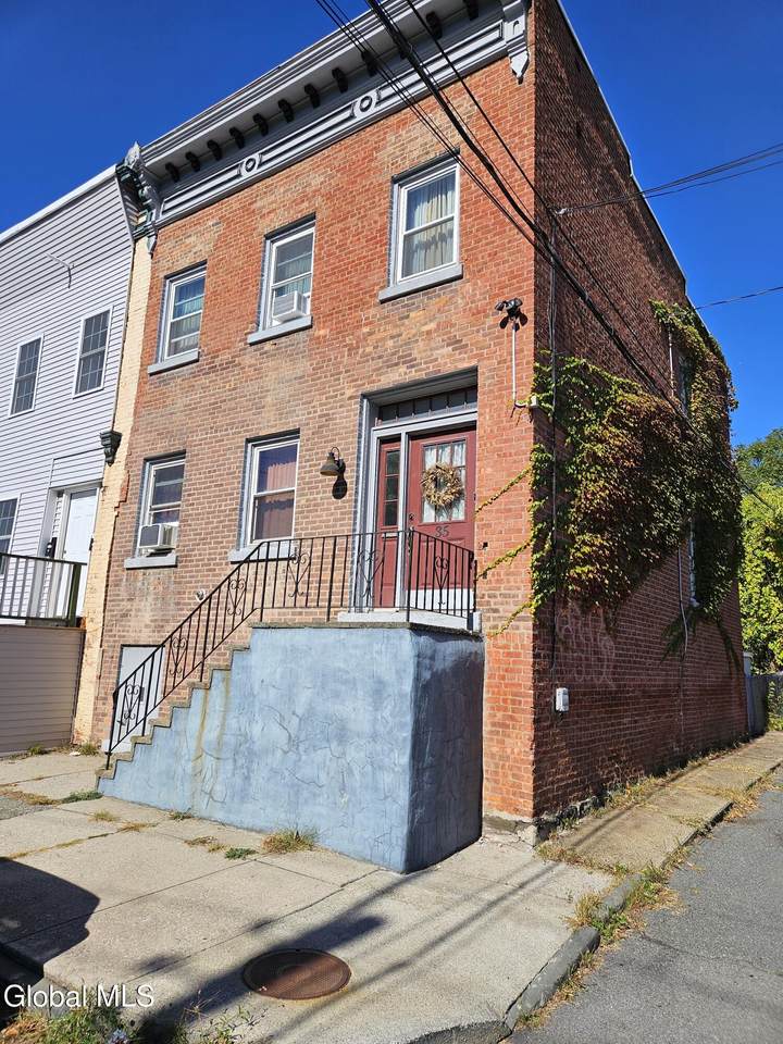35 Jefferson Street - Photo 1
