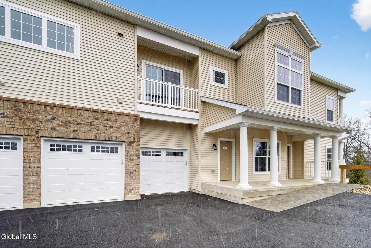 607 Vly Pointe Drive - Photo 1