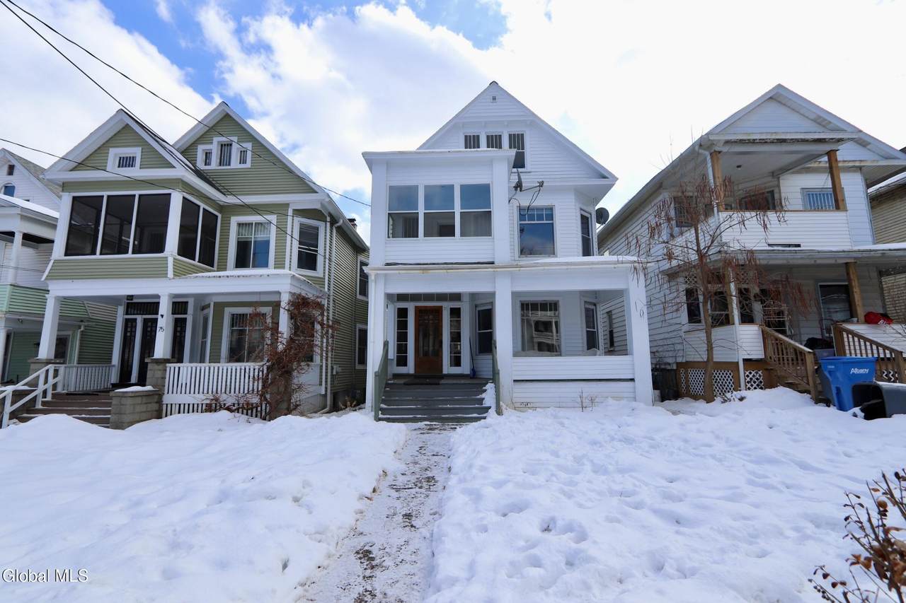 77 Pine Avenue - Photo 1