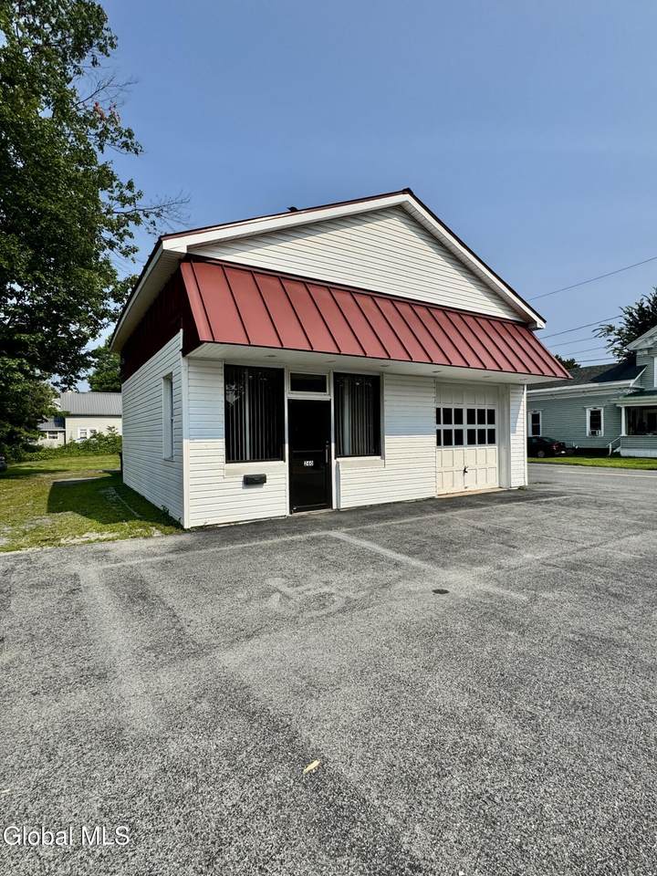 260 Broadway - Photo 1
