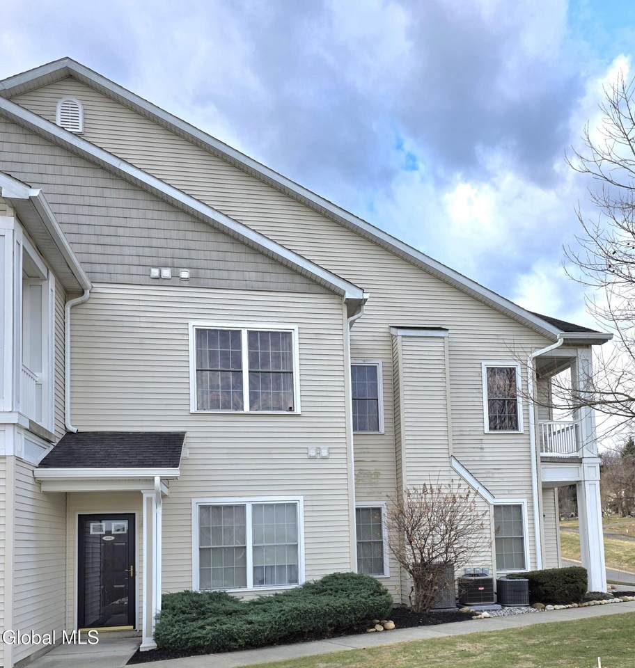 208 Ridge - Photo 1
