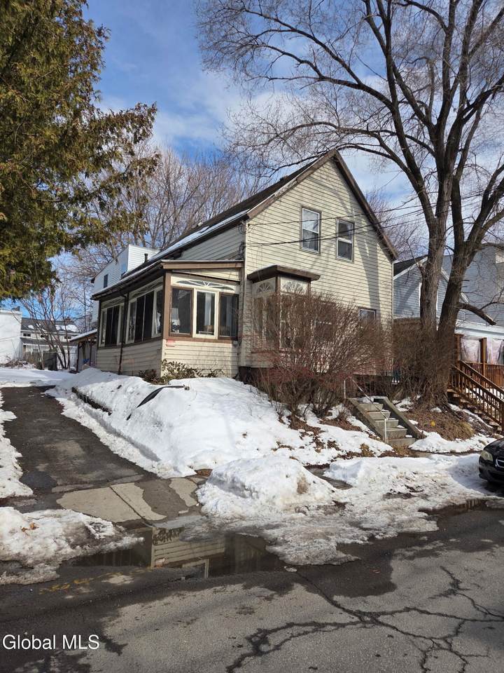 511 Morris Street - Photo 1