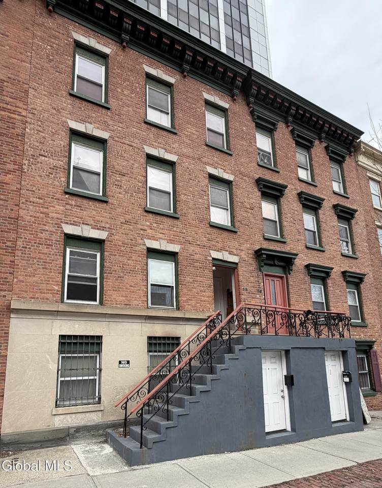 56 Swan Street - Photo 1