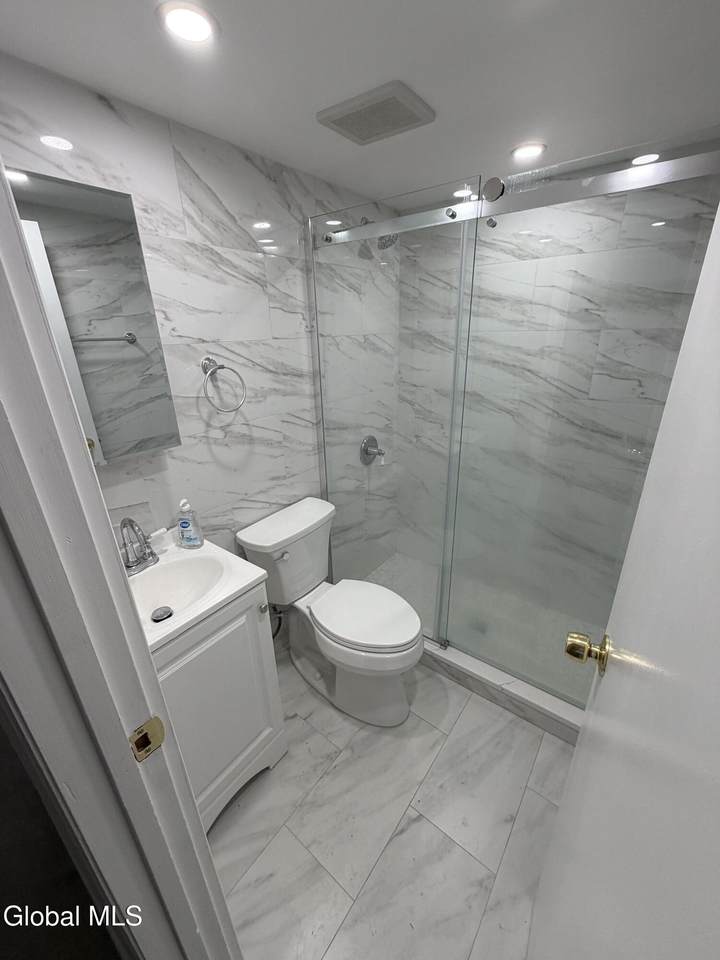 https://bt-photos.global.ssl.fastly.net/capital/1280_boomver_1_202613180-2.jpg