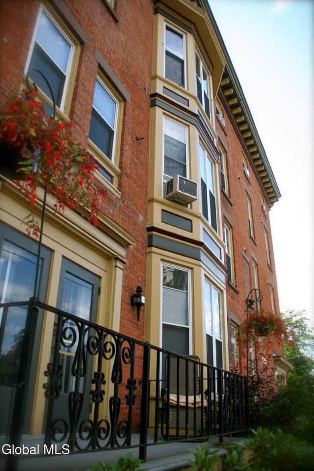 82 Circular Street - Photo 1