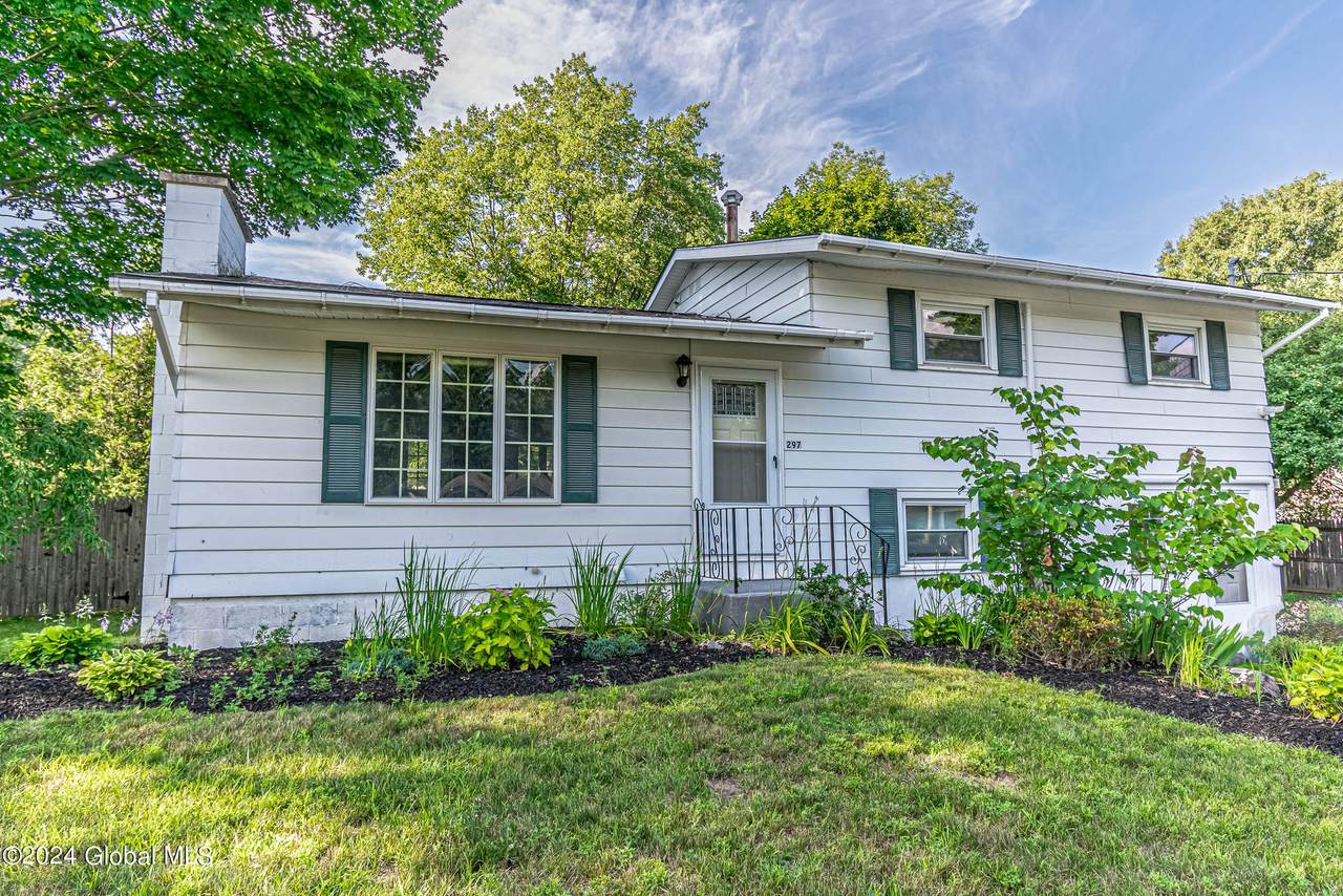297 Circular Street - Photo 1