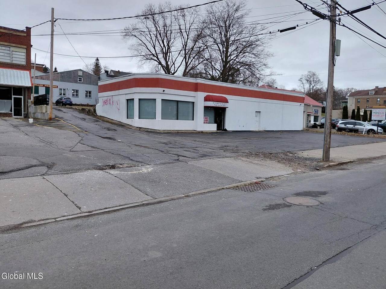 93 Guy Park Avenue - Photo 1