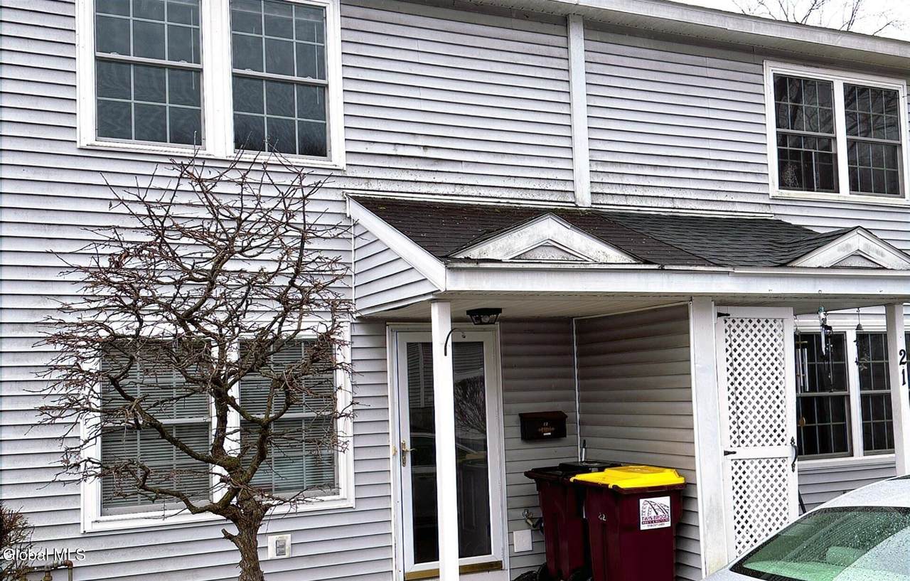23 Warsaw Avenue - Photo 1