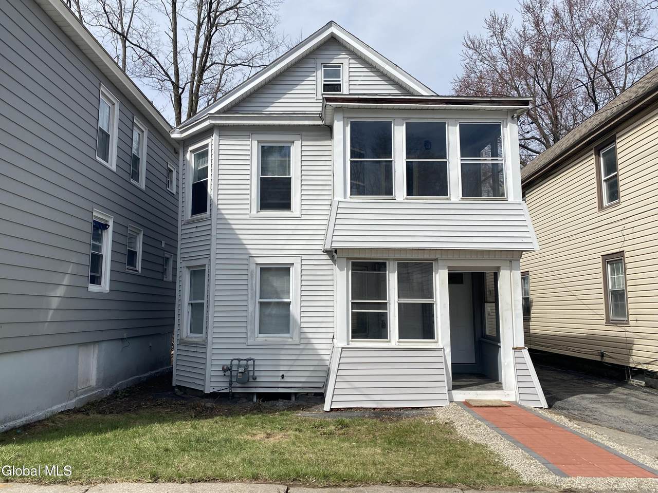 885 Yorkston Street - Photo 1