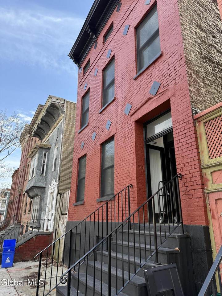 346 Madison Avenue - Photo 1