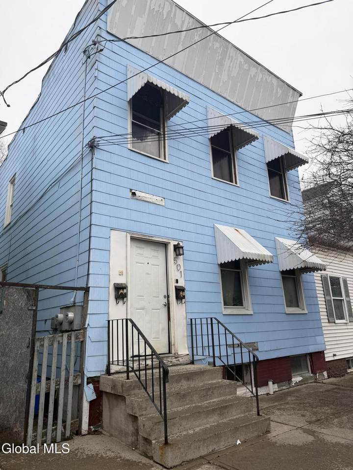 501 2nd Street - Photo 1