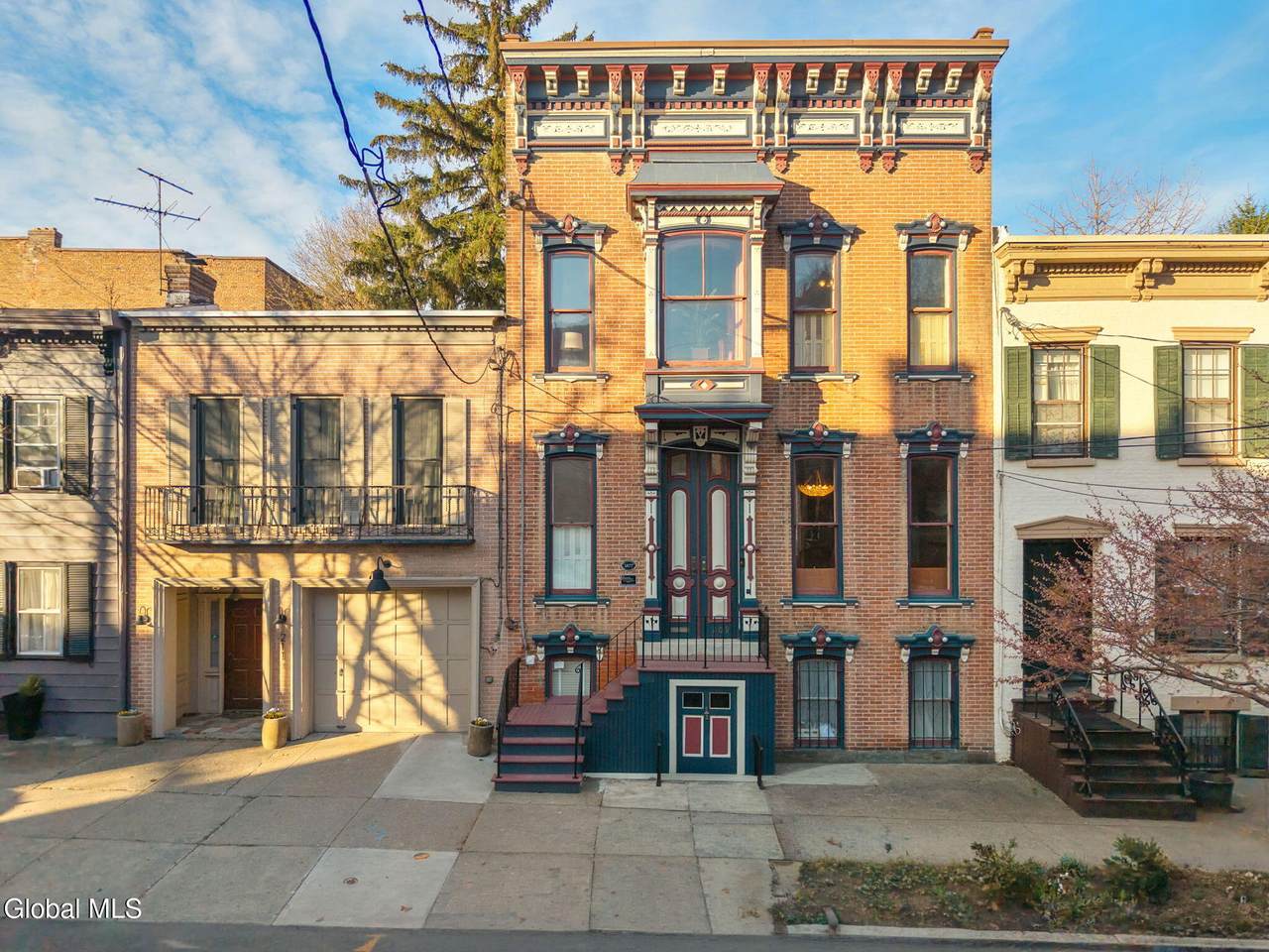209 Lancaster Street - Photo 1