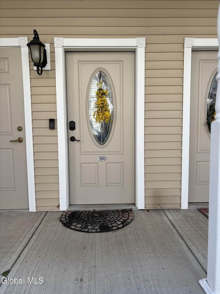 504 Kelly Circle - Photo 1