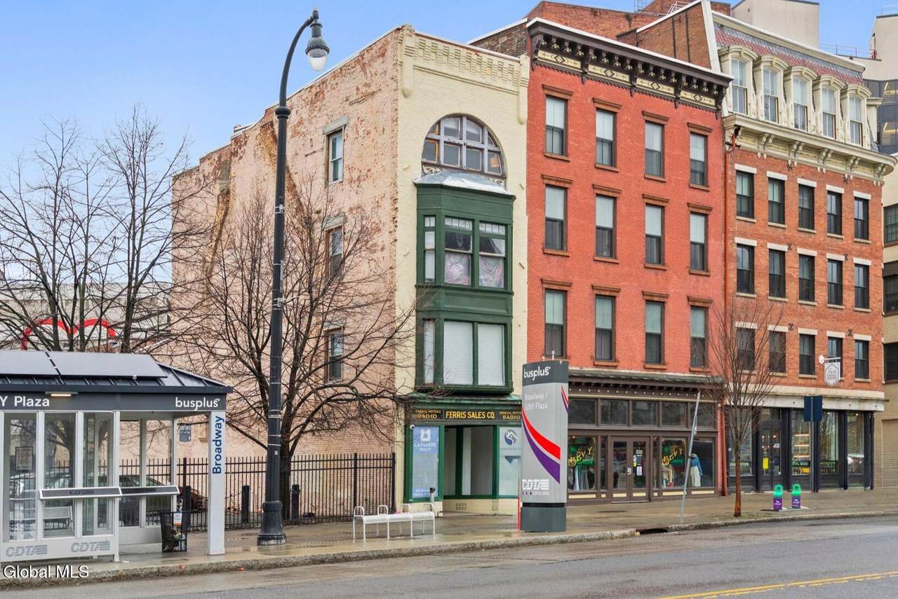 402 Broadway - Photo 1