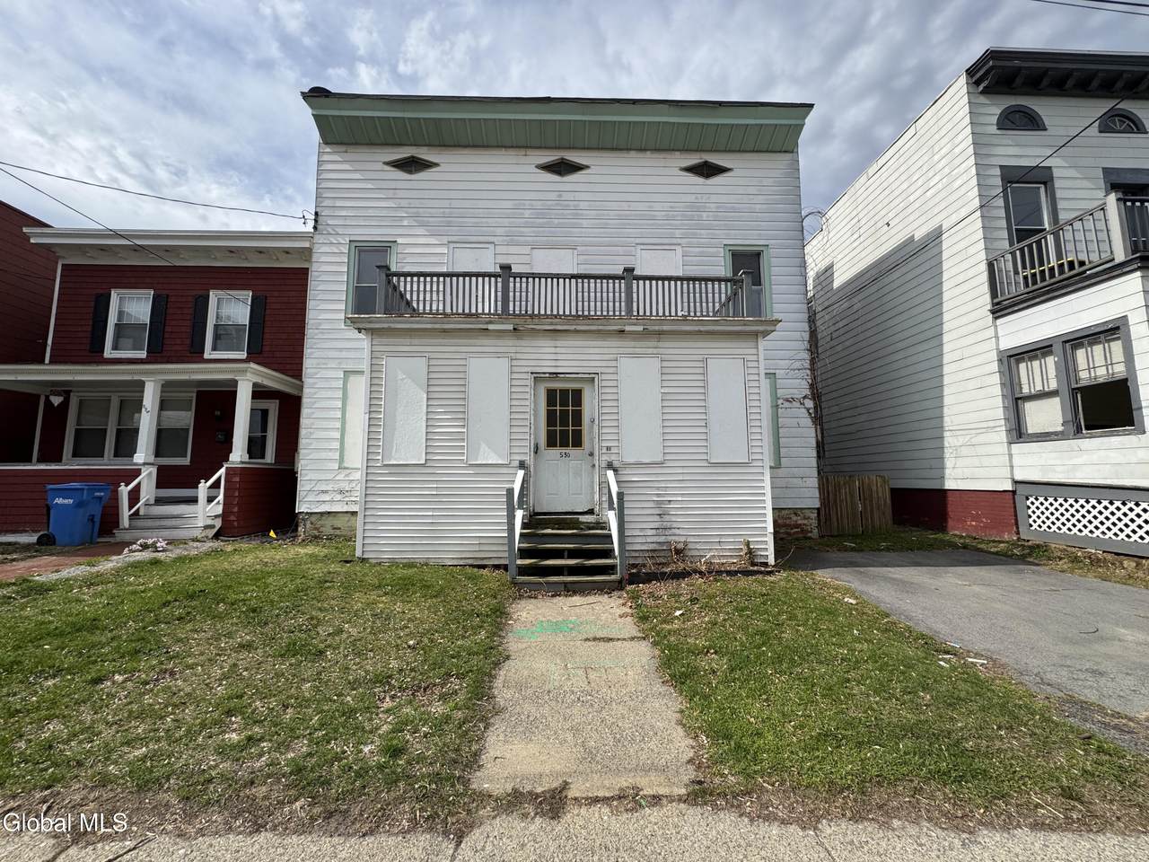 530 Yates Street - Photo 1