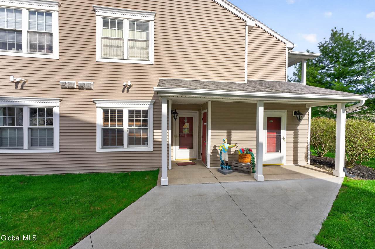 503 Evergreen Place - Photo 1
