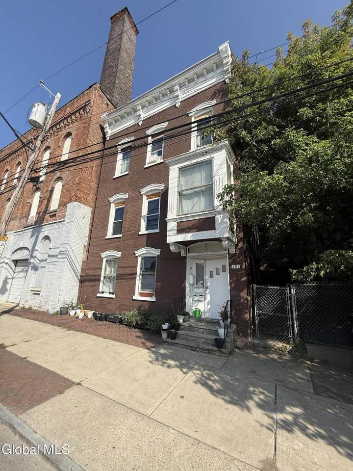 486 4th Street - Photo 1