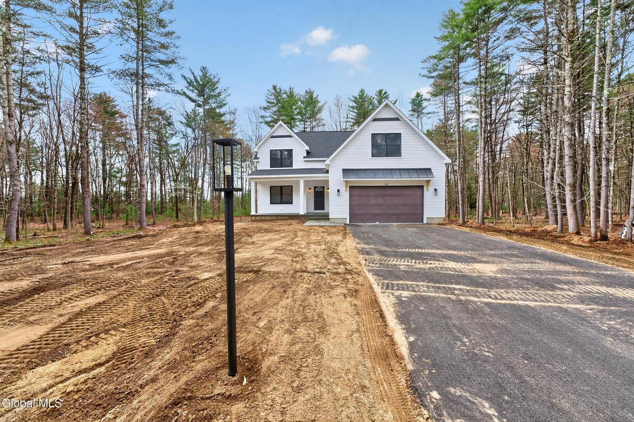 622 Acland Boulevard - Photo 1