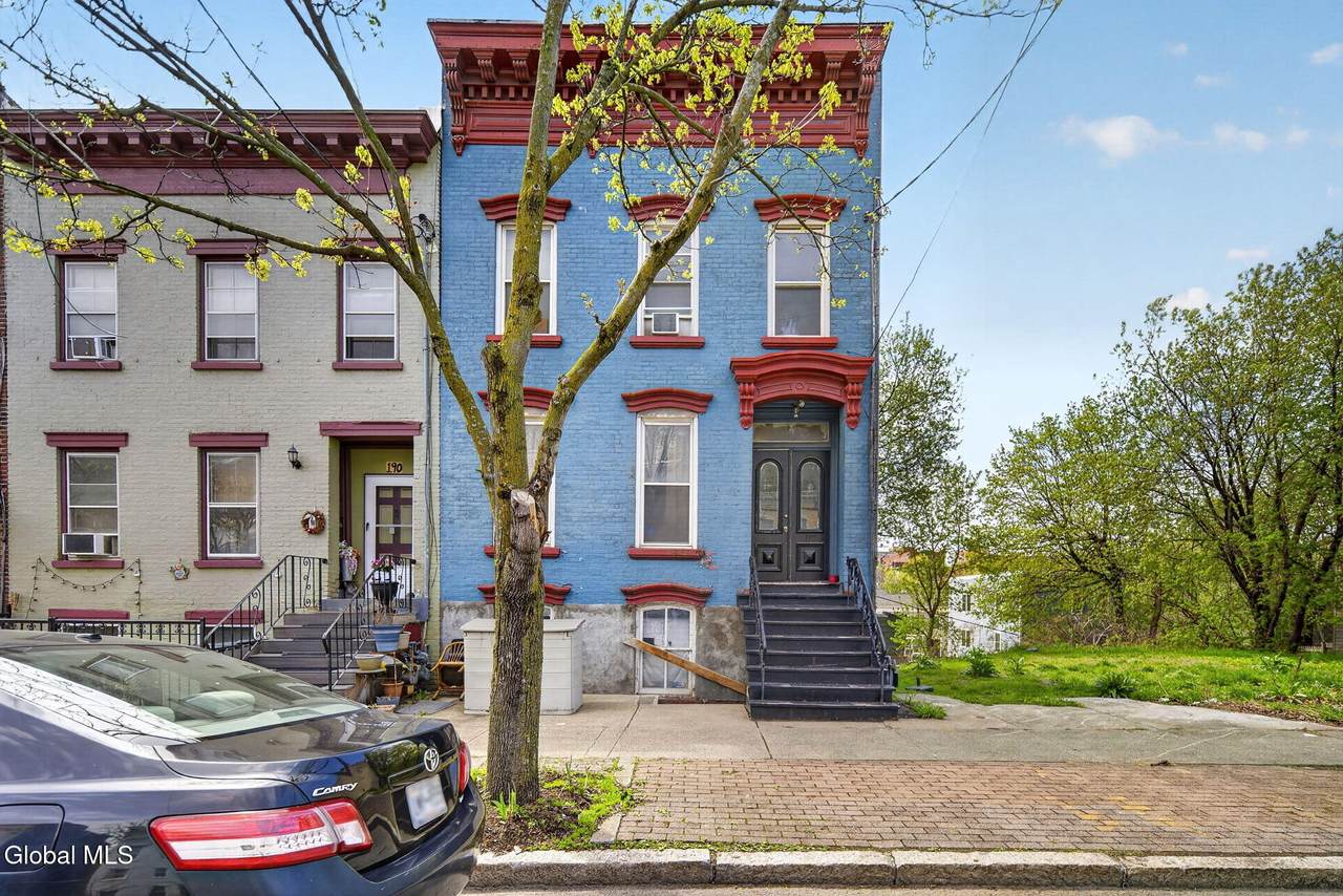 192 Clinton Avenue - Photo 1