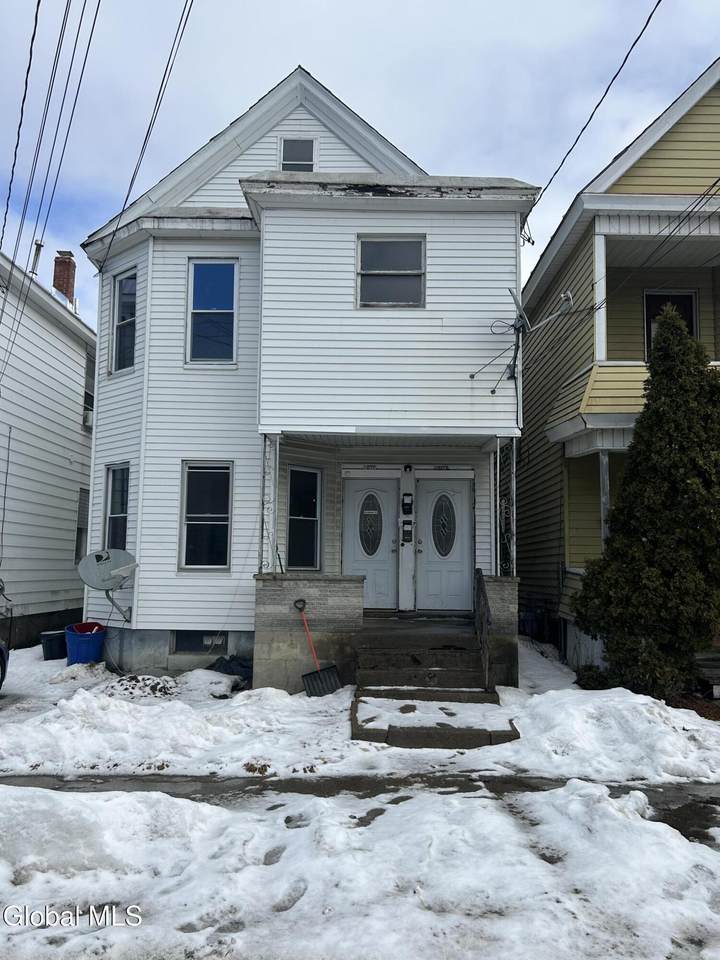 1075 Pleasant Street - Photo 1