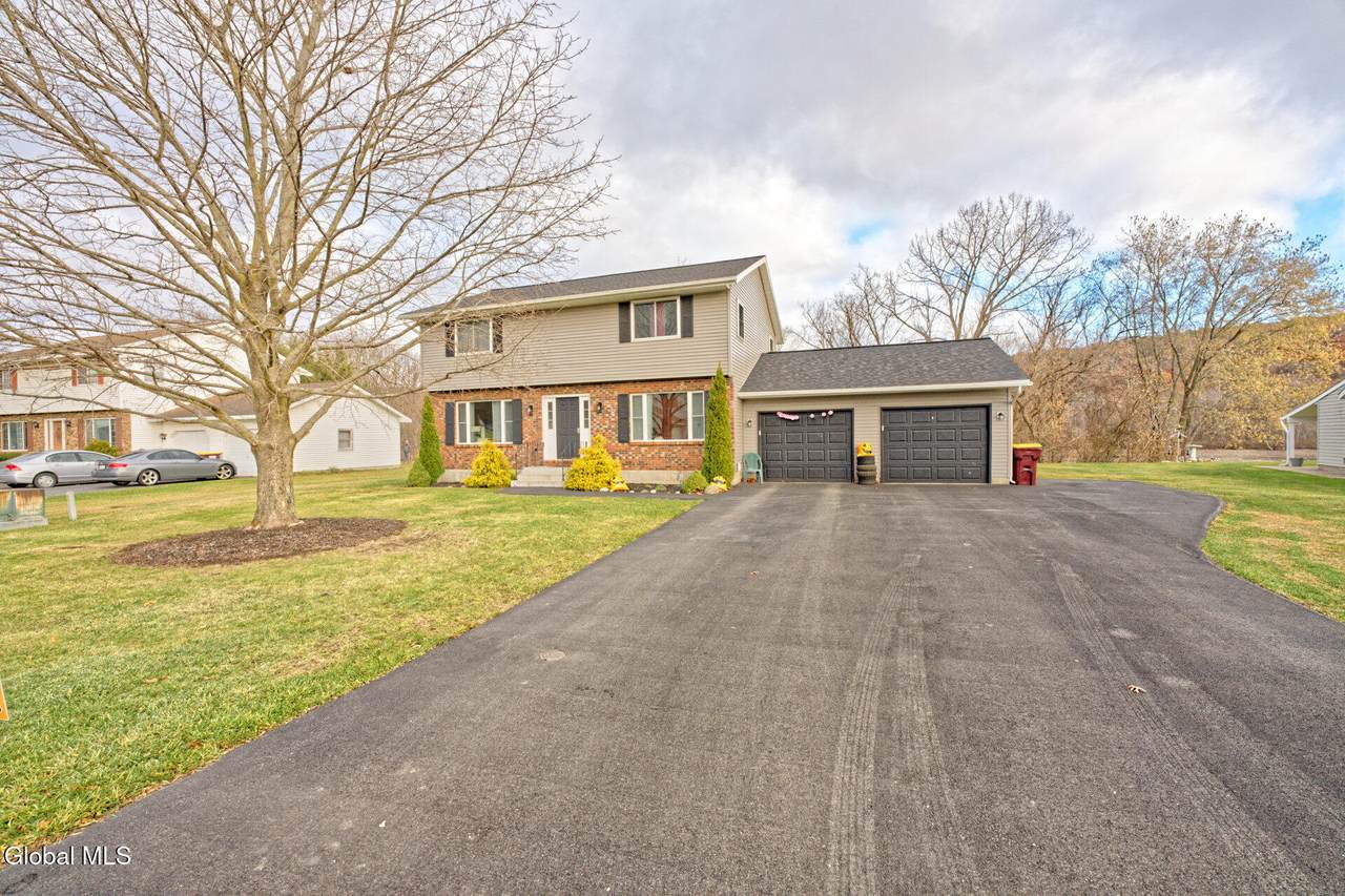 36-38 Riverview Drive - Photo 1