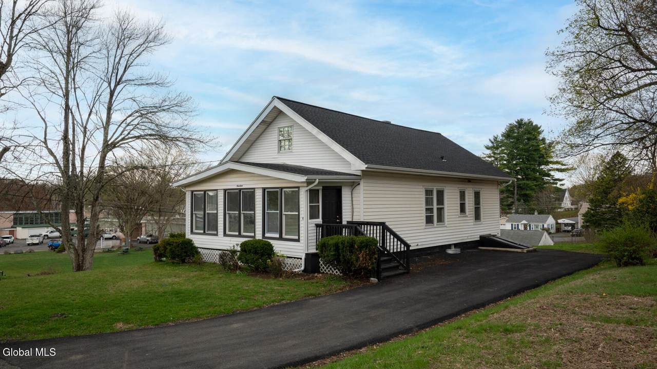 19 Elmwood Court - Photo 1