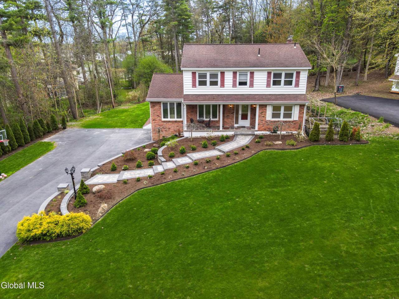 2292 Pinehaven Drive - Photo 1