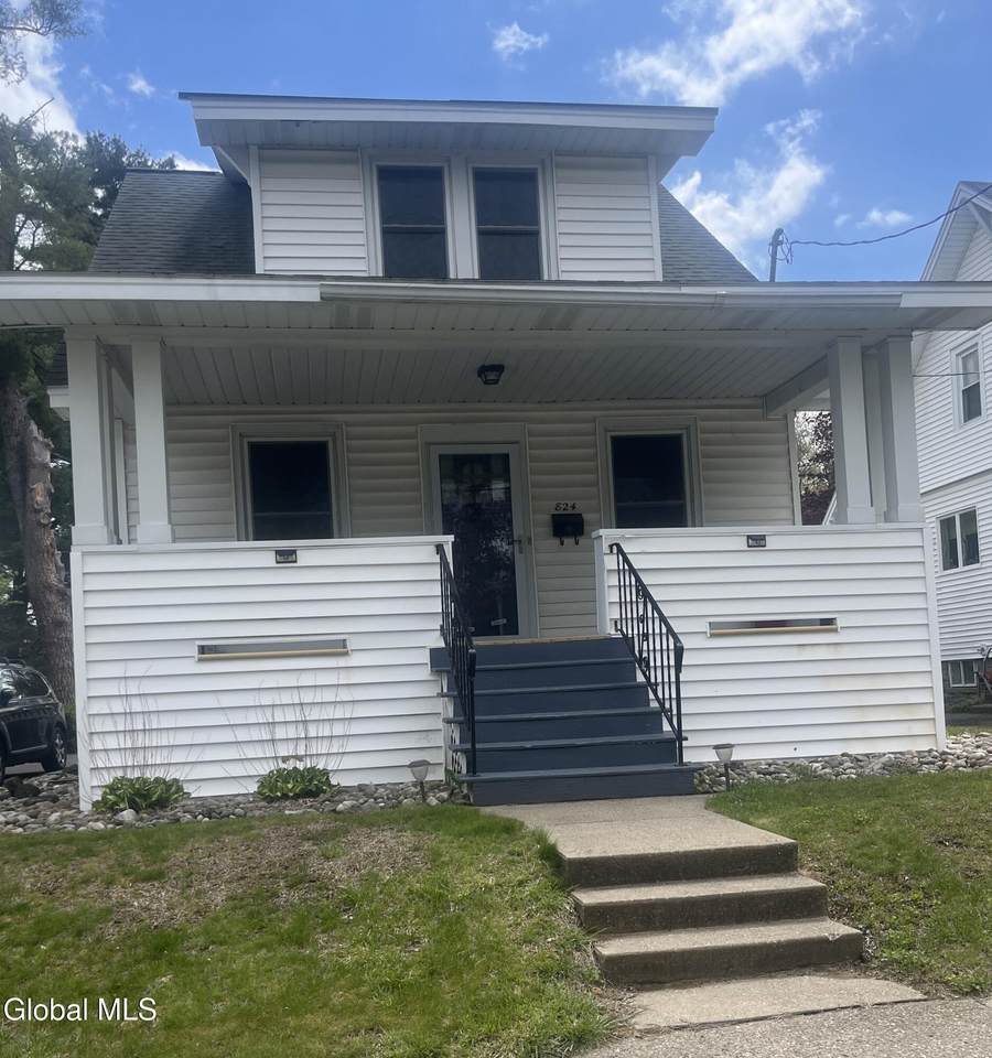 824 Dean Street - Photo 1