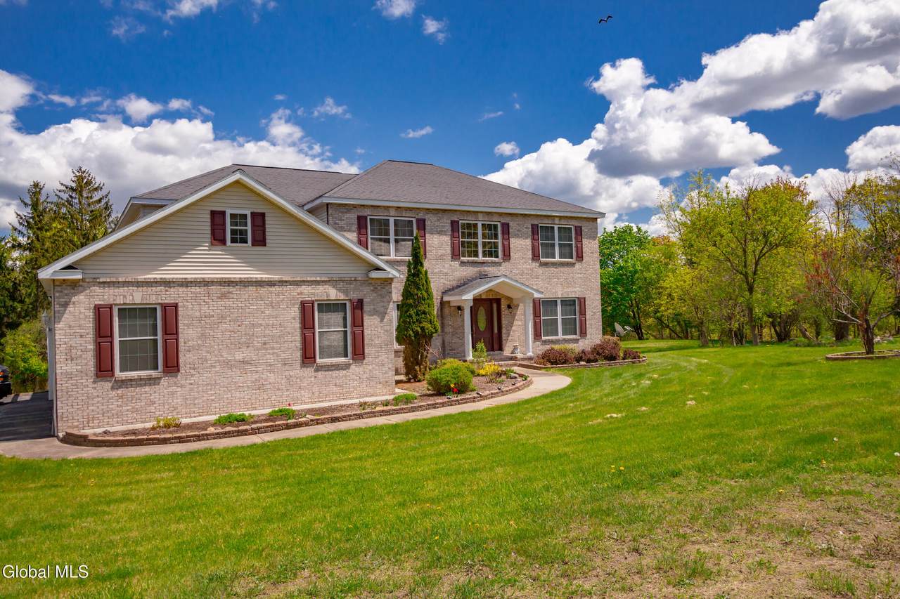 620 Sacandaga Road - Photo 1
