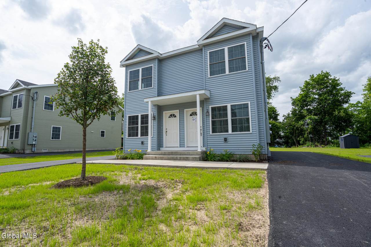 480 Summit Avenue - Photo 1