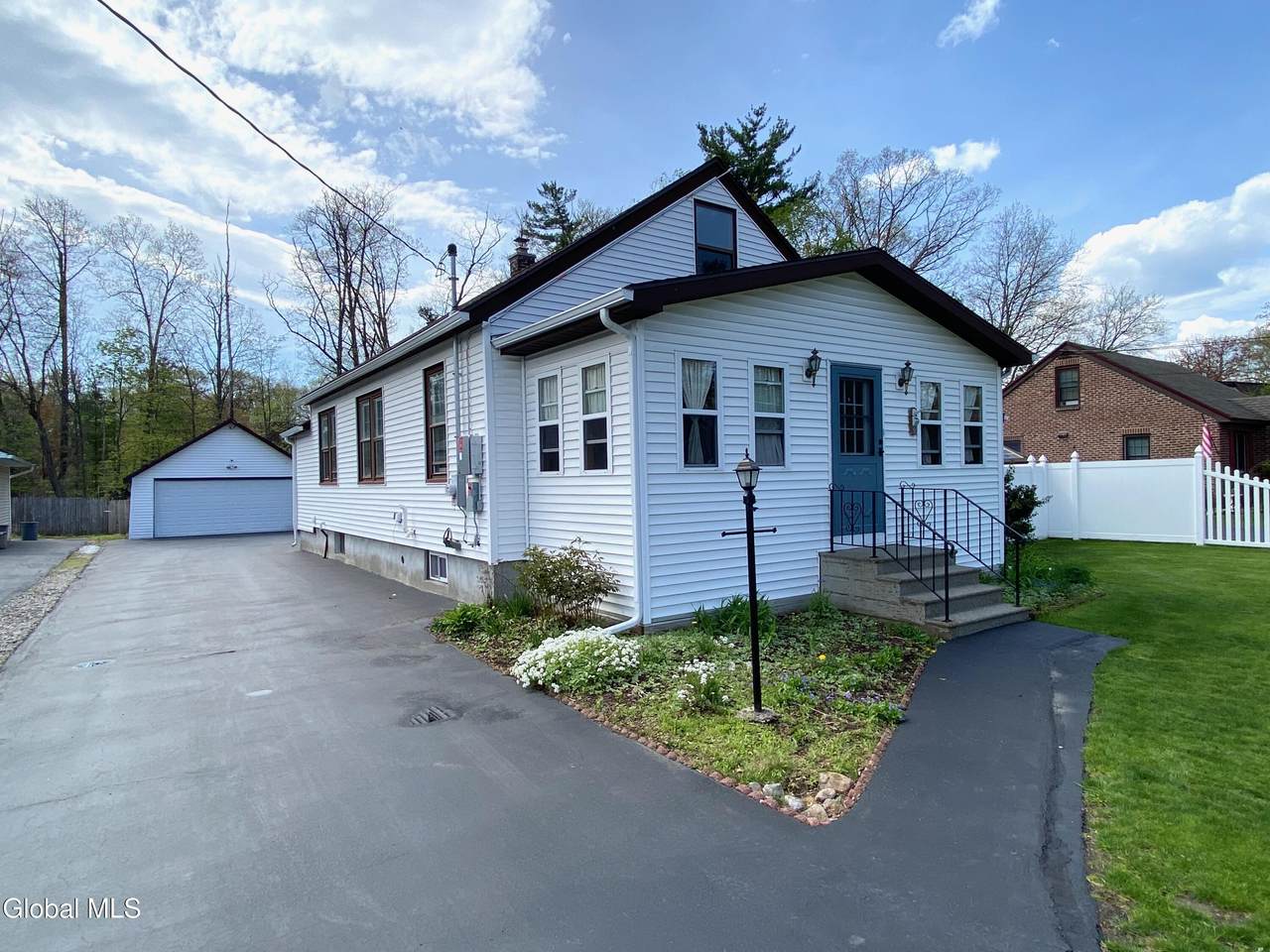 38 Van Heusen Street - Photo 1