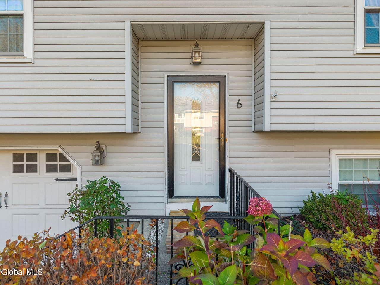 6 Silverberry Place - Photo 1