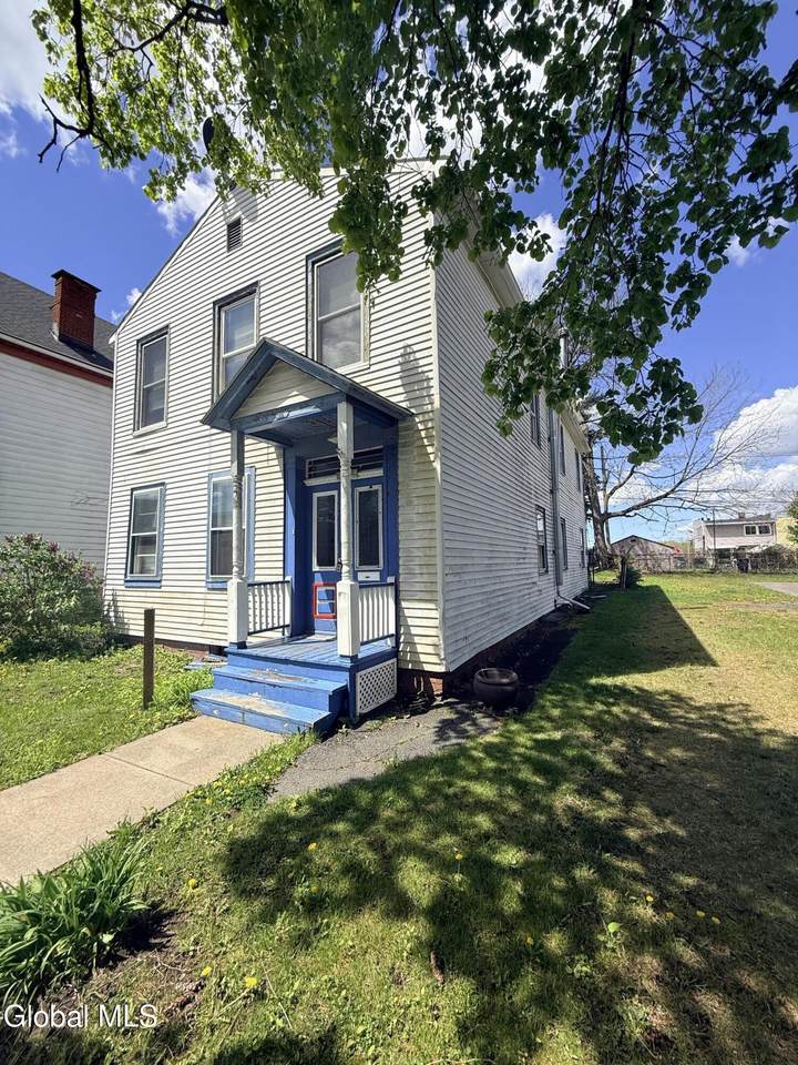 https://bt-photos.global.ssl.fastly.net/capital/1280_boomver_1_202616559-2.jpg
