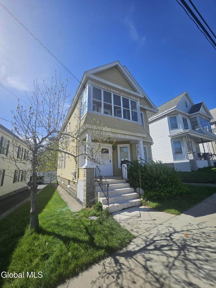 8 Lomasney Avenue - Photo 1