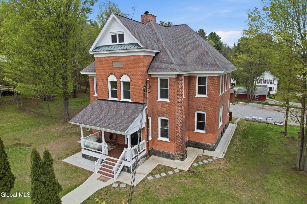 66 Horicon Avenue - Photo 1