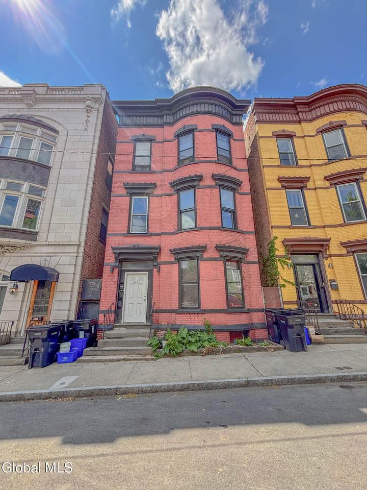 2425 5th Avenue - Photo 1