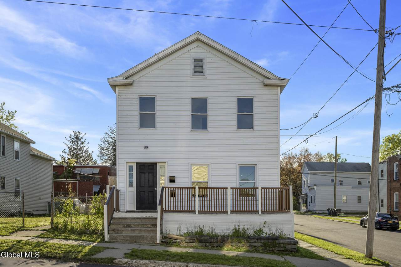 1427 4th Avenue - Photo 1