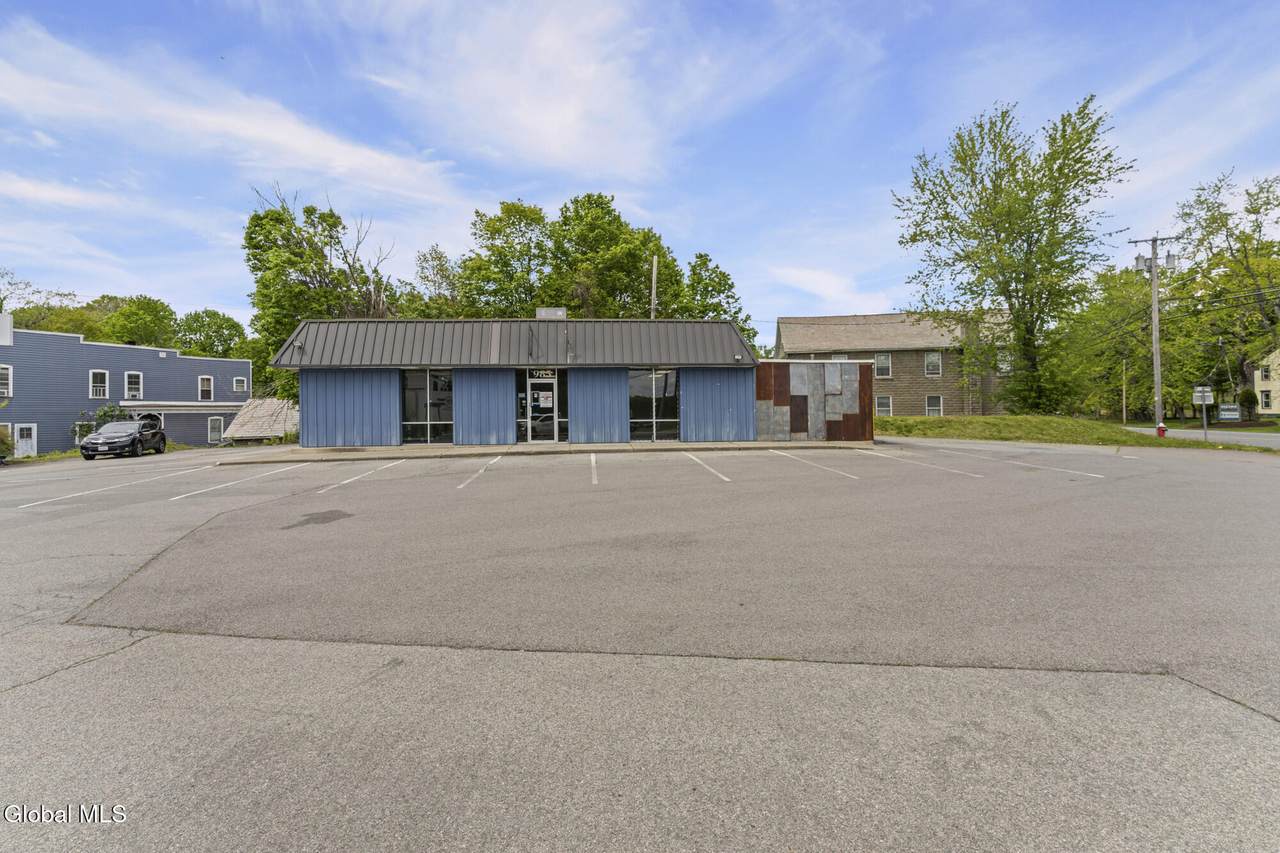985 Hoosick Road - Photo 1