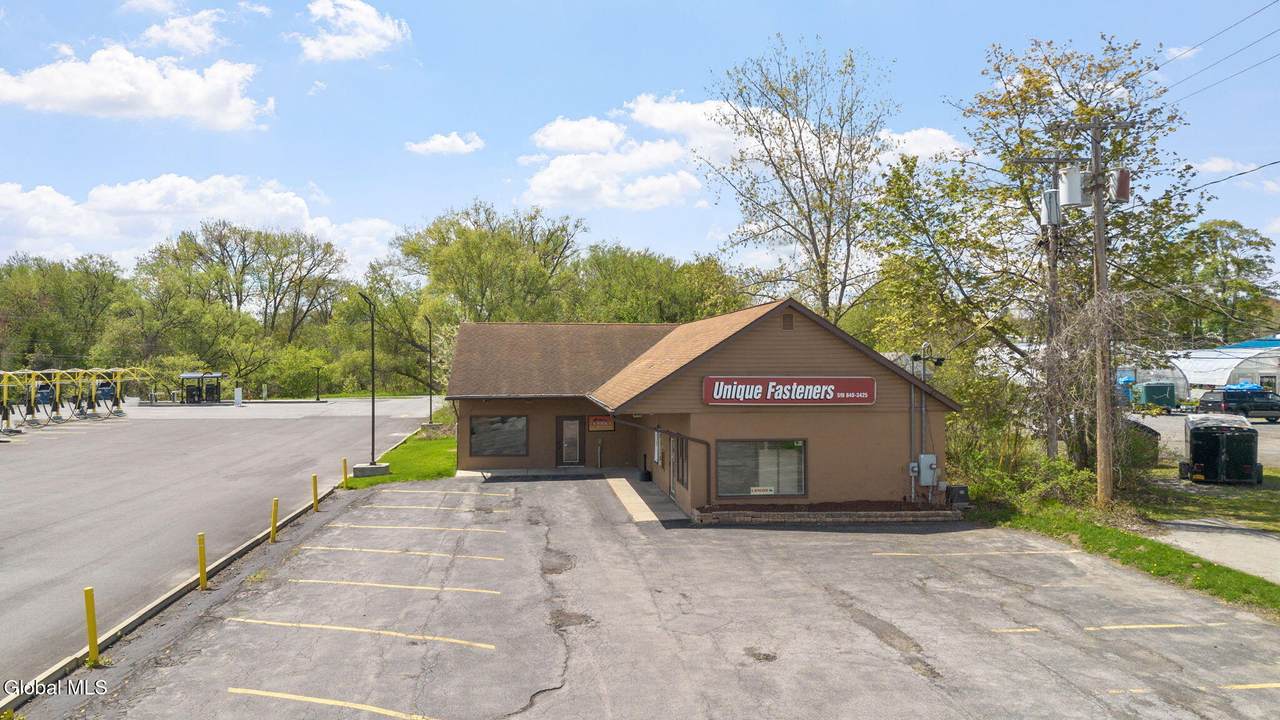 291 Comrie Avenue - Photo 1
