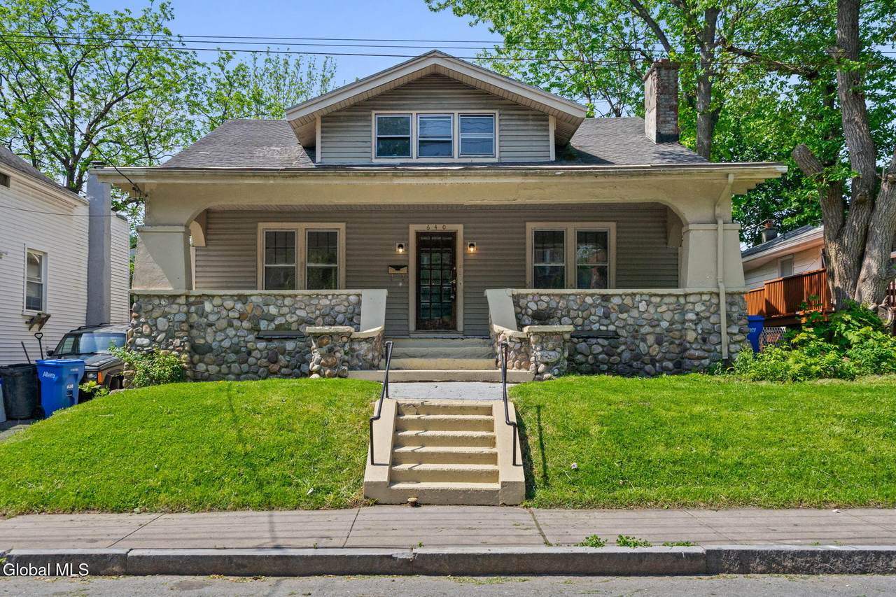 640 Park Avenue - Photo 1