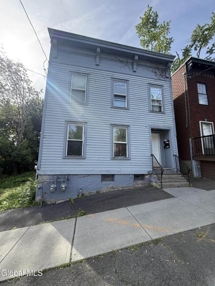 88 Elizabeth Street - Photo 1
