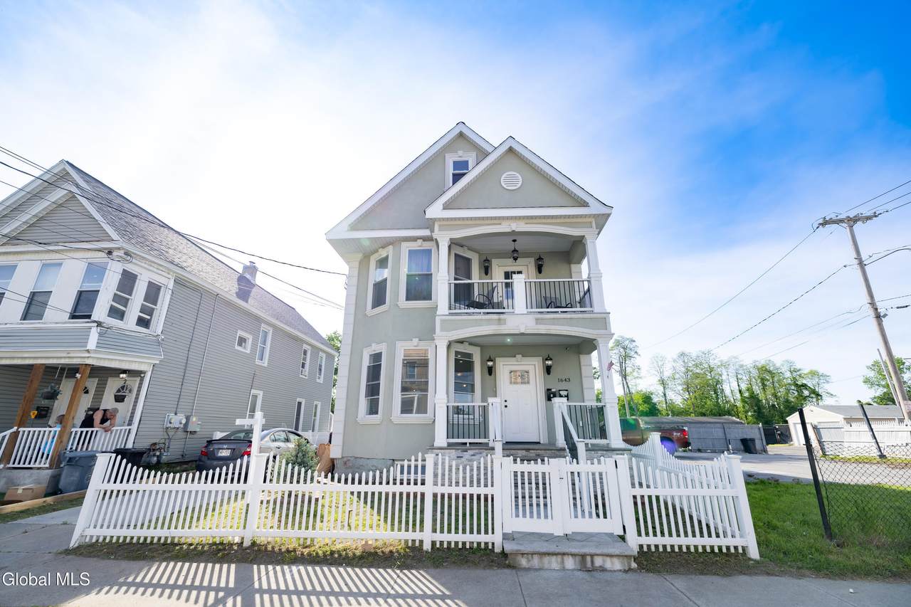 1643 Foster Avenue - Photo 1