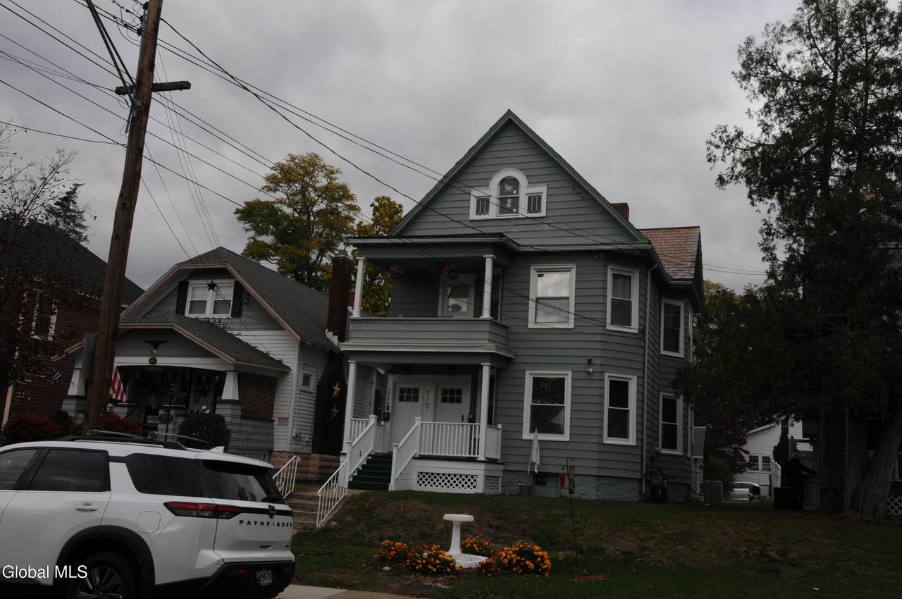 2007 Campbell Avenue - Photo 1