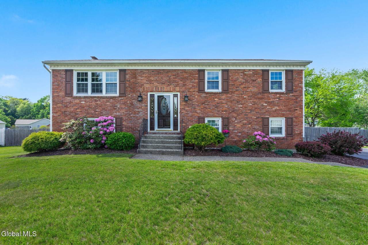 19 Midway Drive - Photo 1