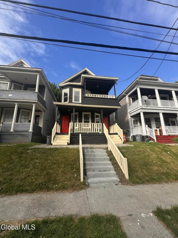 673 Myrtle Avenue - Photo 1