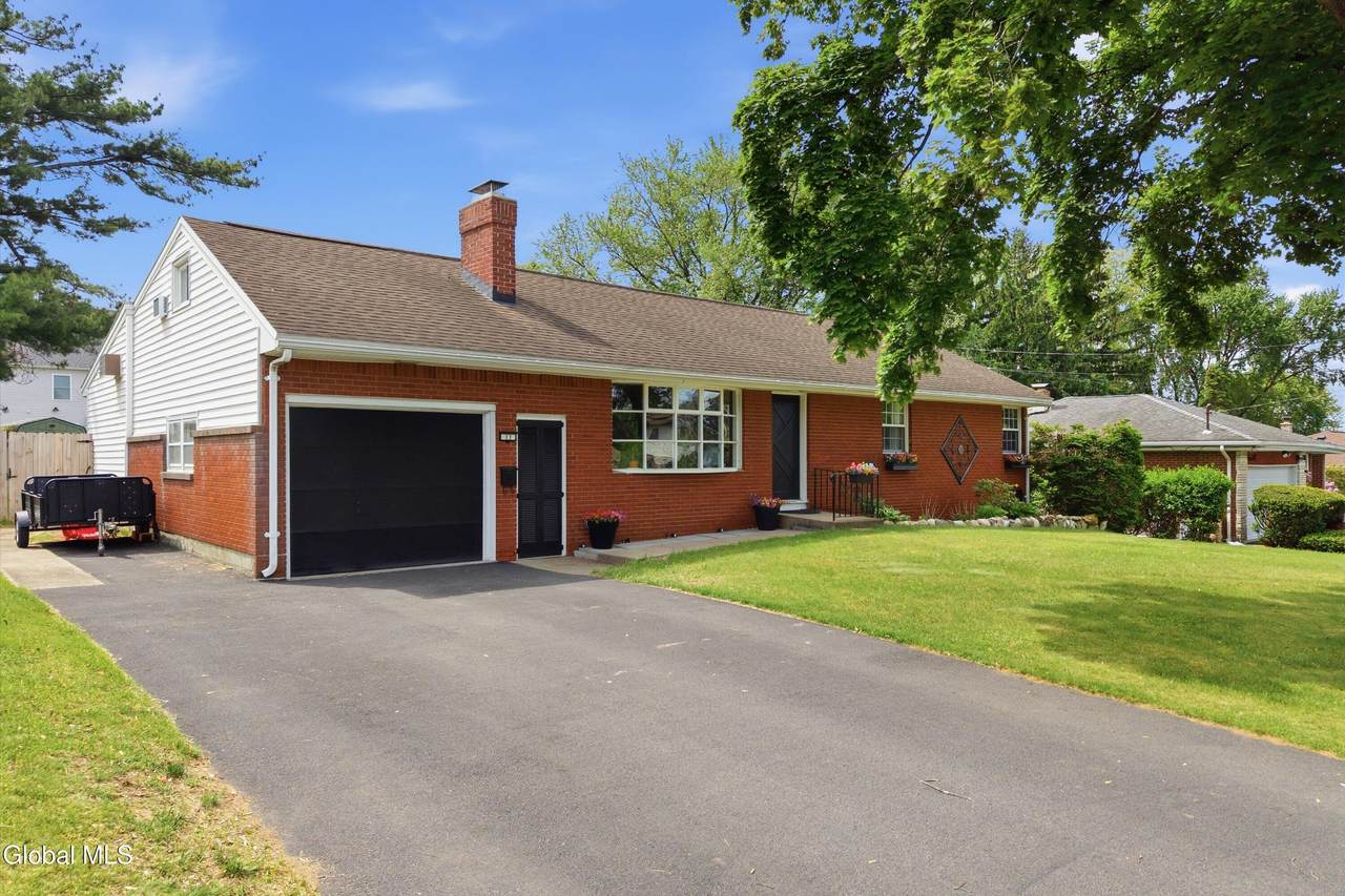https://bt-photos.global.ssl.fastly.net/capital/1280_boomver_1_202618225-2.jpg